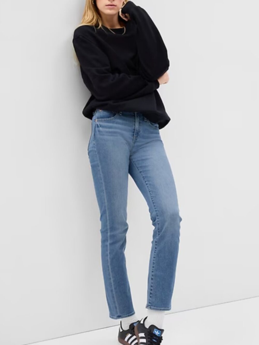 GAP Women's Classic Straight Mid Rise Jeans-31T/12T